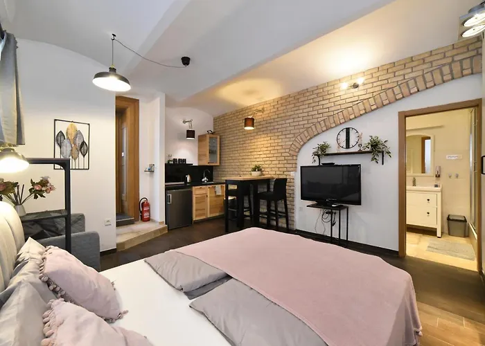 Manuela Varsavska Studio Apartments